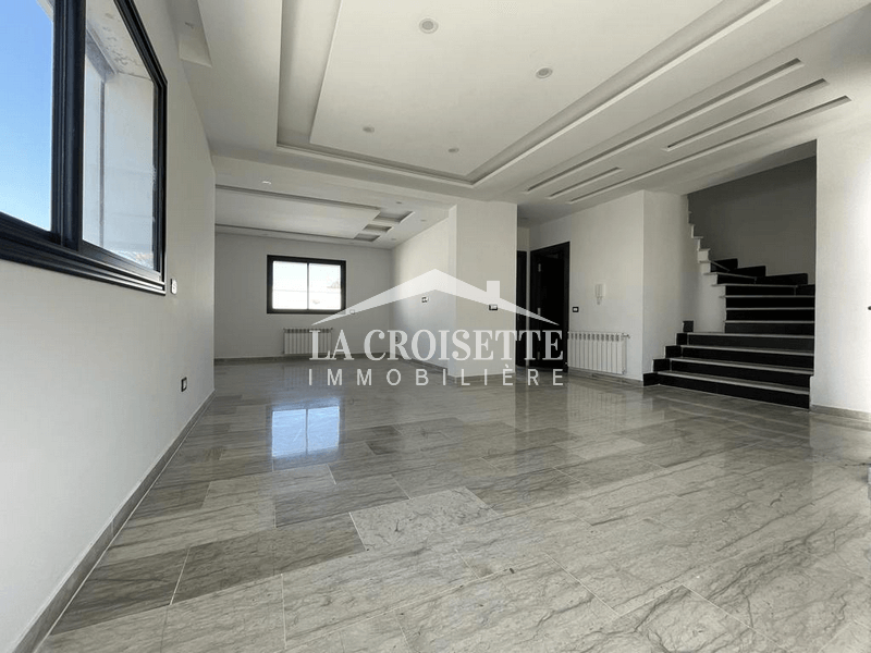 Villa S+3 à La Soukra